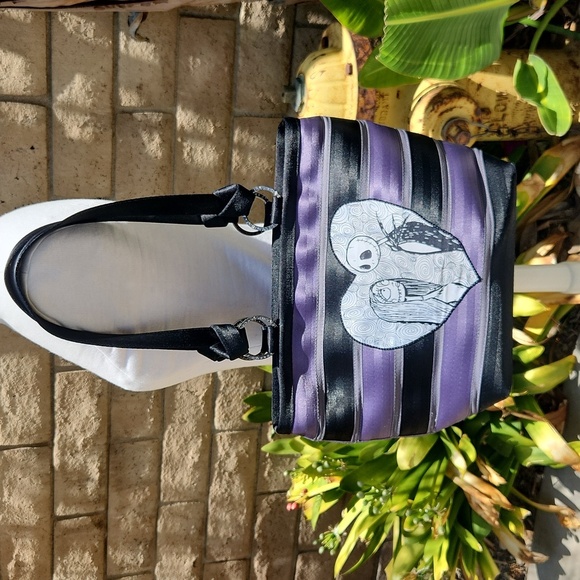 Harveys Disney Couture The Nightmare Before Christmas Carriage Ring Tote - Picture 1 of 14